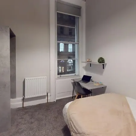בית נופש Queens Road Seven Bedroom Flat
